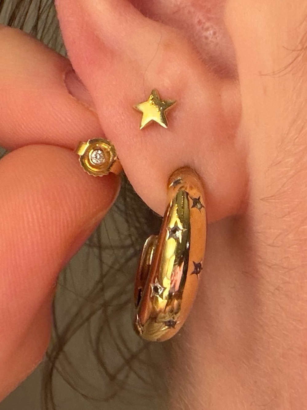 Mejuri Single Tiny Diamond Stud - Picture 16 of 16